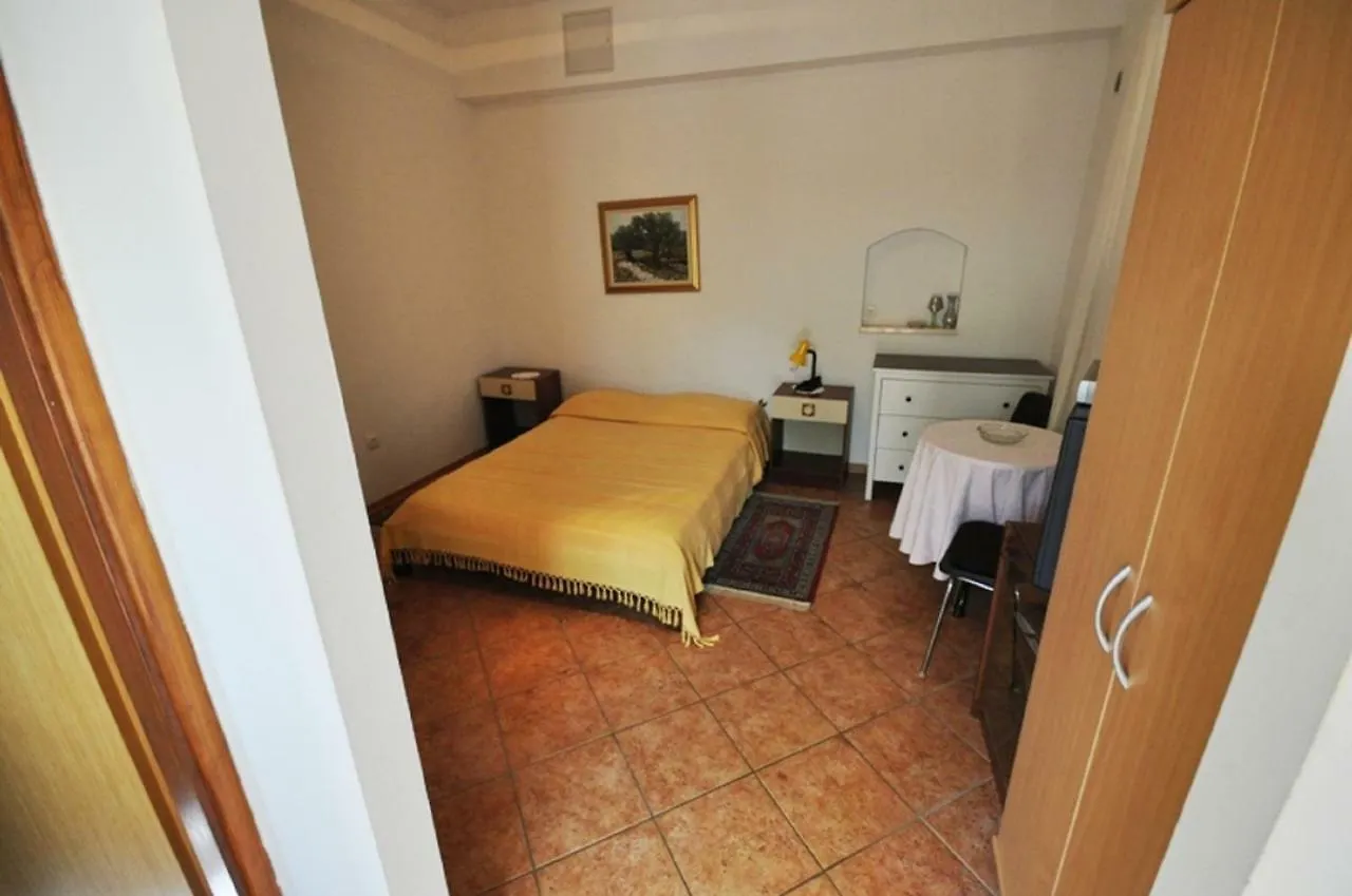 Mira Apartments Novigrad