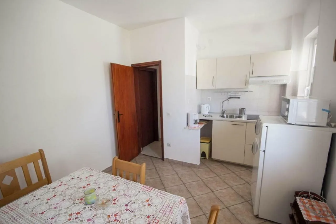 *** Guest house Mira Apartments Novigrad  Croatia